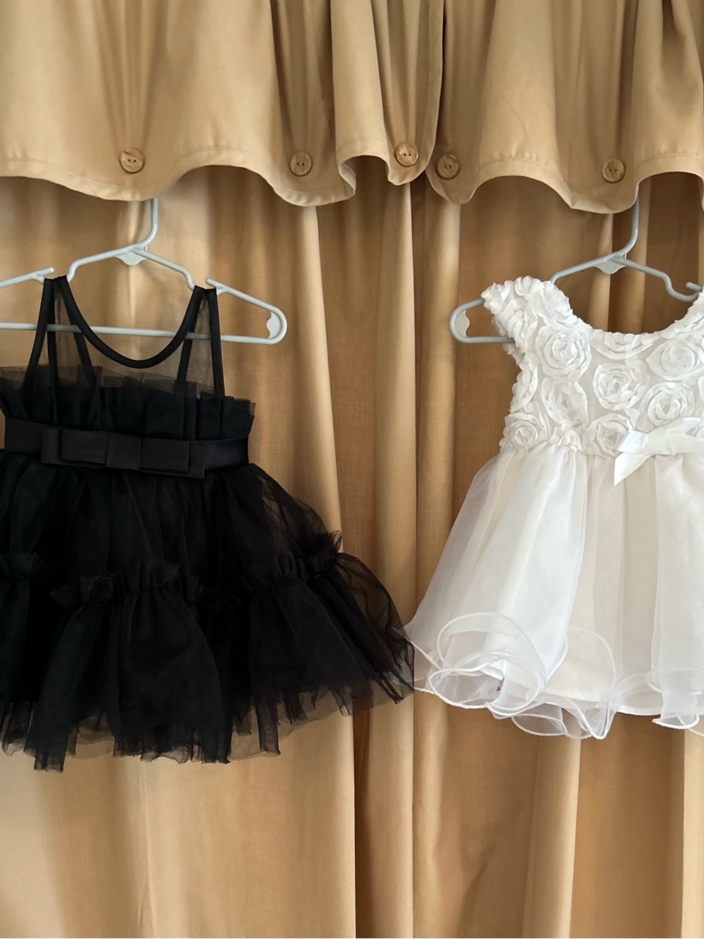 Gorgeous baby girl formal tulle tutu dresses size 12 months & 12-18 months.  EUC